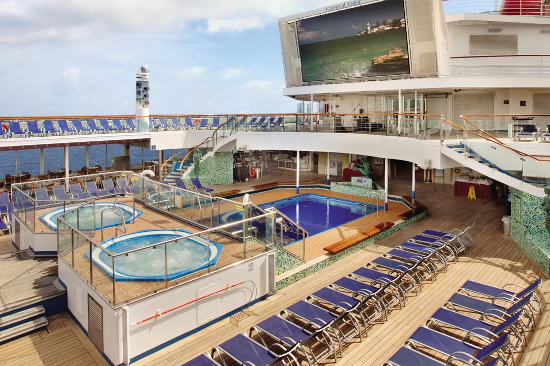 Christmas Sales Carnival Valor
